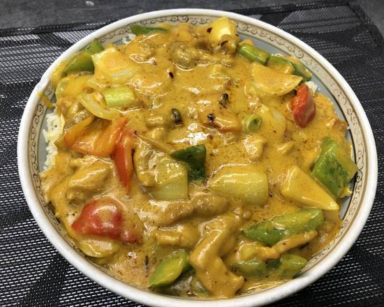 476. Stir Fried Rice with Curry Chicken 咖哩雞炒飯